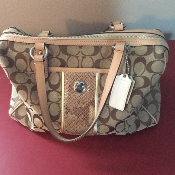 Coach Handbags - Make me an offer Coach Handbag